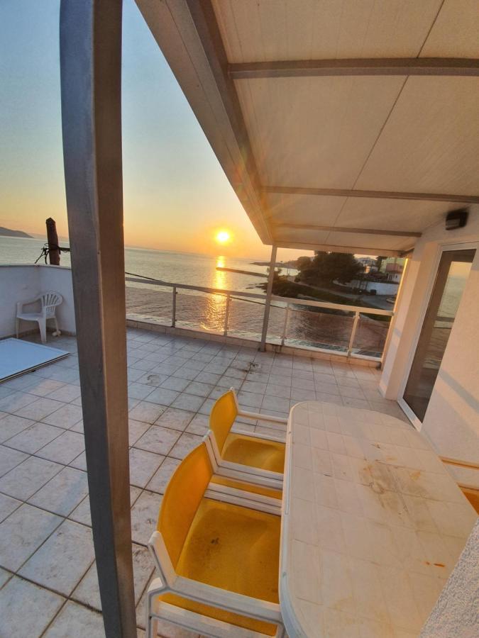 Sunset_Apartments Only 15 Meters From The Sea Néos Marmarás Exterior foto