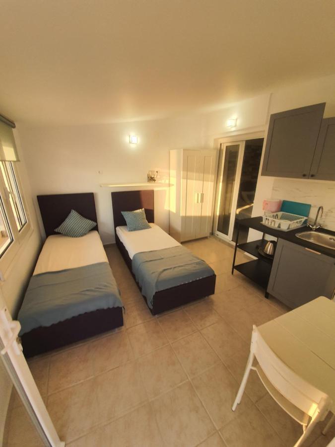 Sunset_Apartments Only 15 Meters From The Sea Néos Marmarás Exterior foto