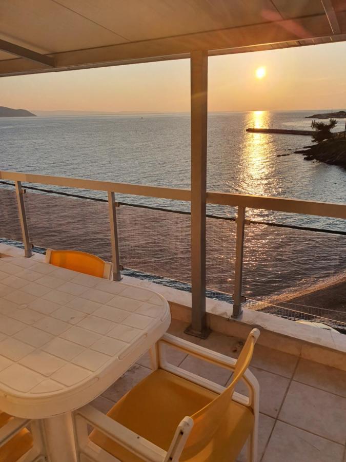 Sunset_Apartments Only 15 Meters From The Sea Néos Marmarás Exterior foto