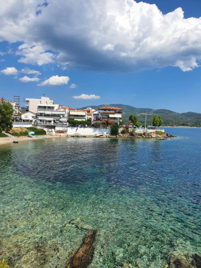 Sunset_Apartments Only 15 Meters From The Sea Néos Marmarás Exterior foto